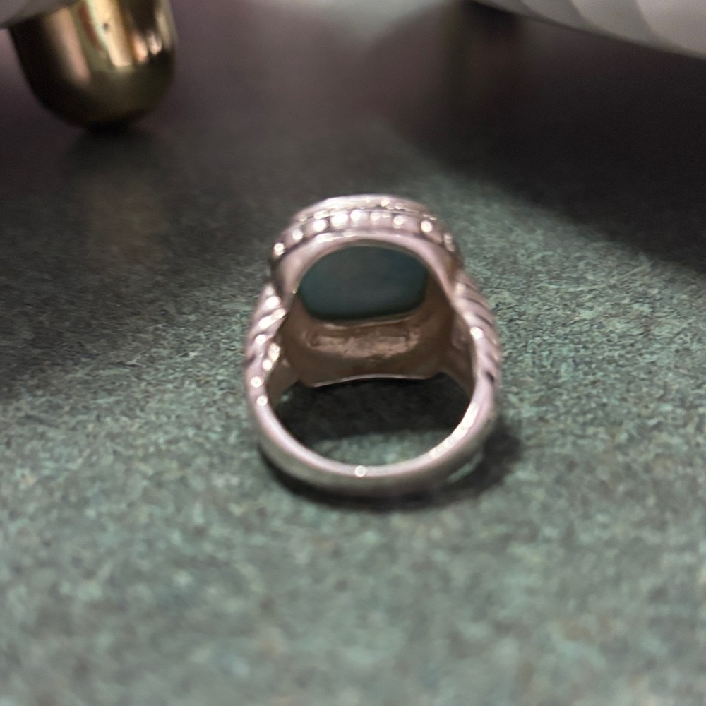 Elegant Sterling Silver and Blue Women's Ring - Picture 3 of 4